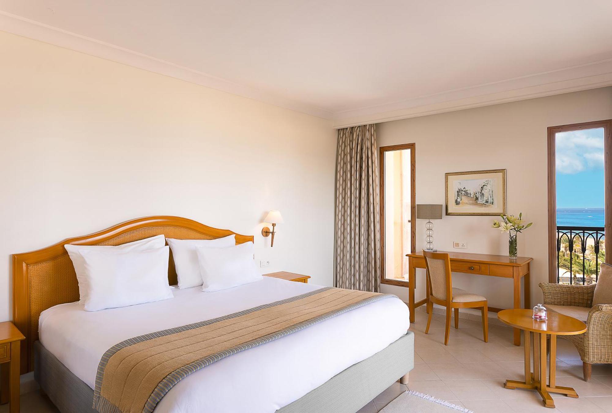 Moevenpick Resort & Marine Spa Sousse Exterior photo A room at the hotel