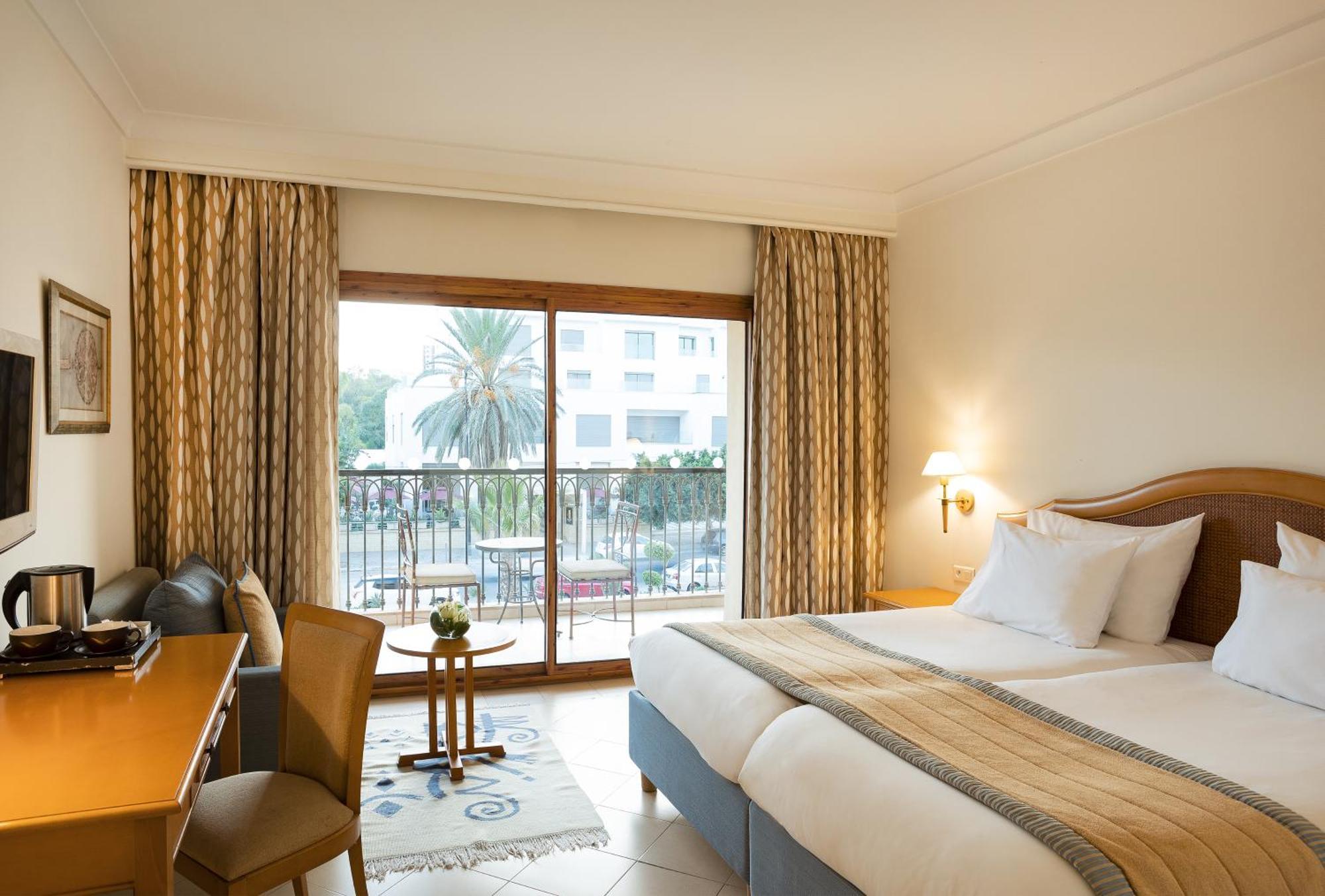 Moevenpick Resort & Marine Spa Sousse Exterior photo A room at the hotel
