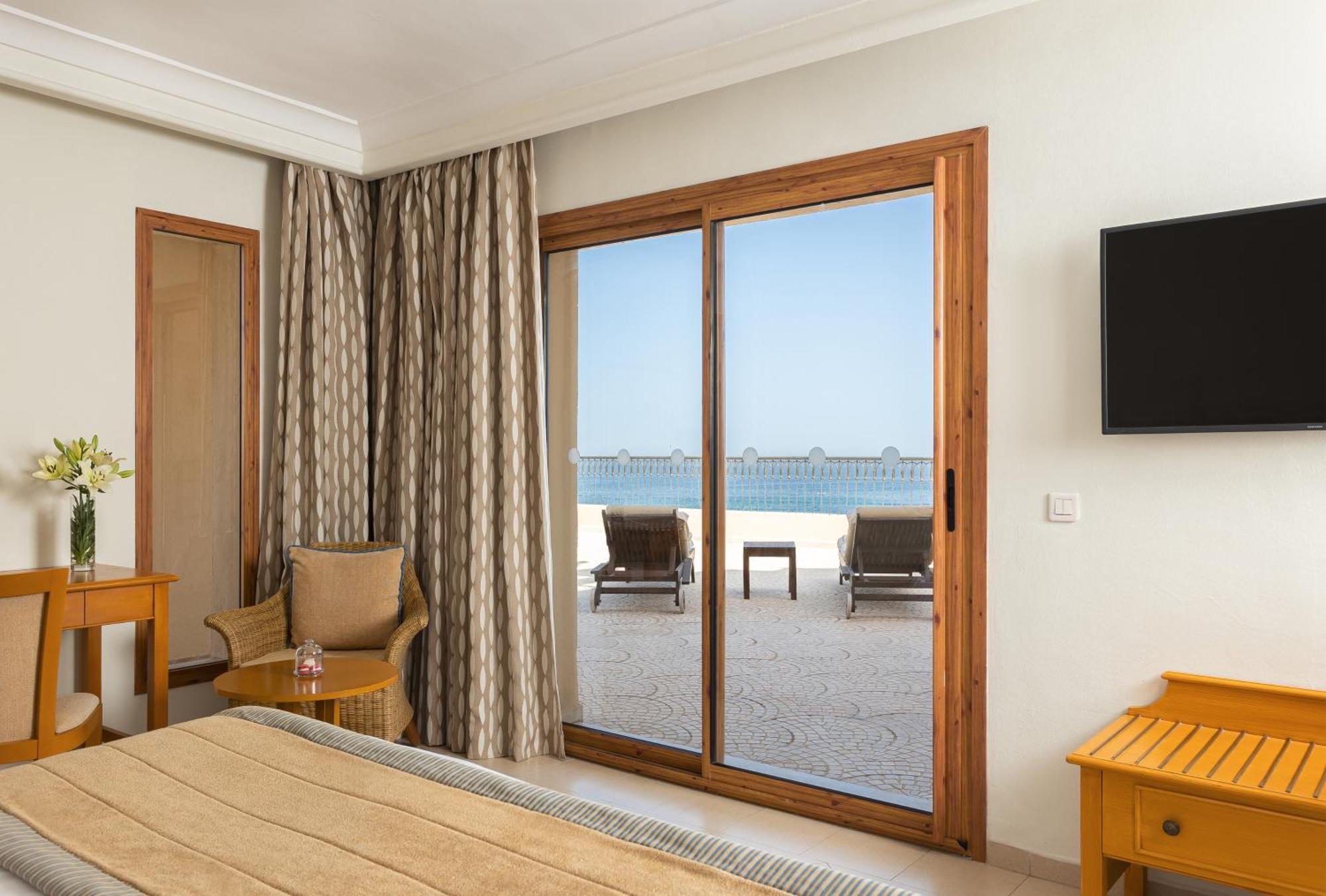 Moevenpick Resort & Marine Spa Sousse Exterior photo A sliding door