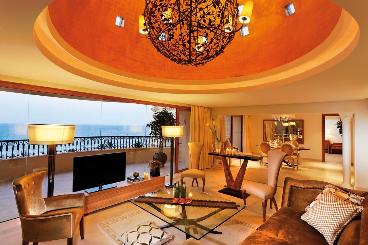 Moevenpick Resort & Marine Spa Sousse Exterior photo A suite at the Atlantis Paradise Island